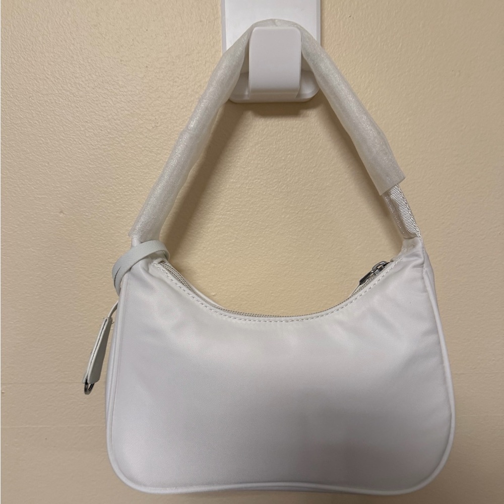 Prada Re-Edition 2000 Re-Nylon Mini Bag White WITH RECEIPT - Picture 4 of 7